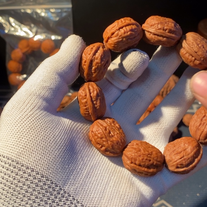 文玩核桃手串…………46