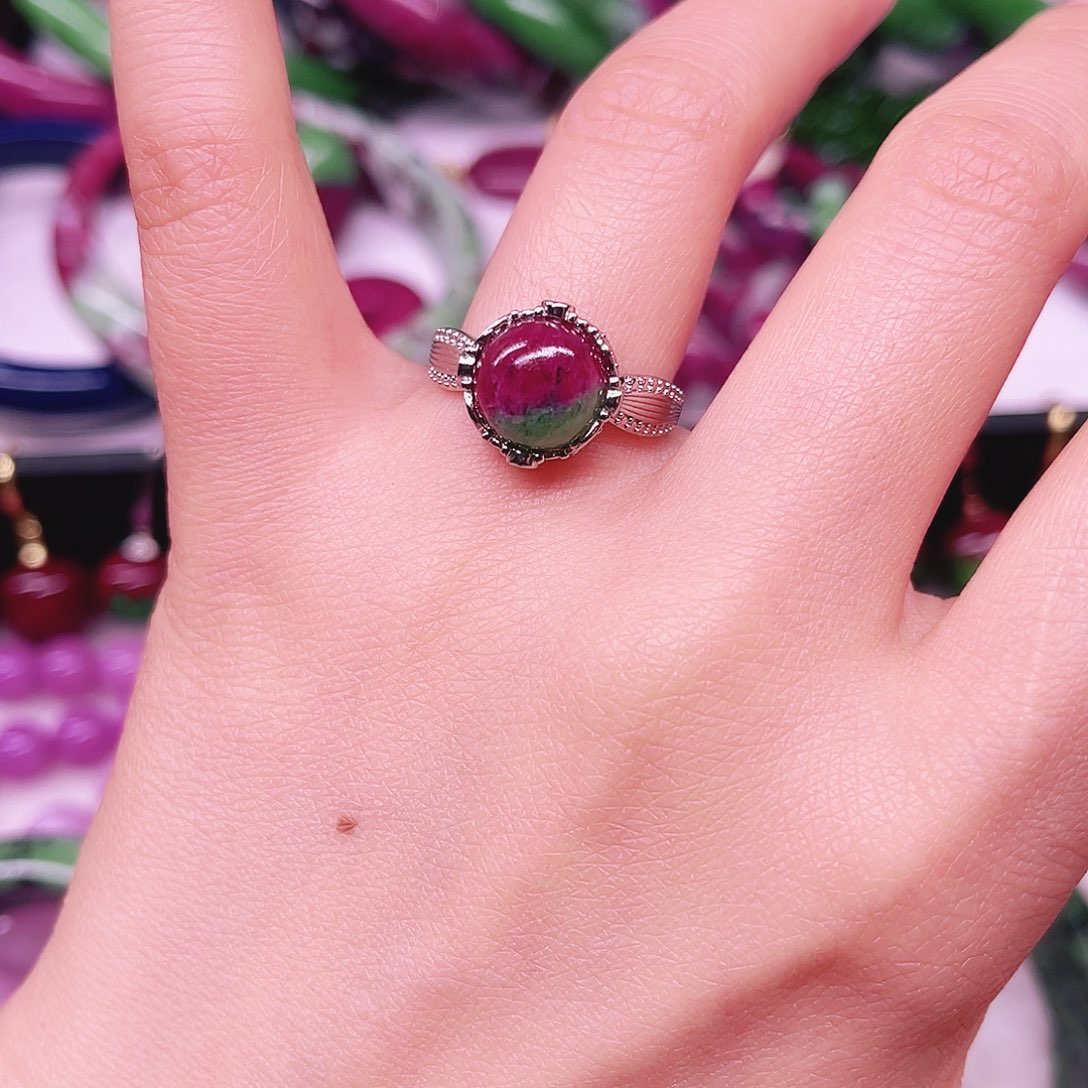 戒指红宝石未镶嵌