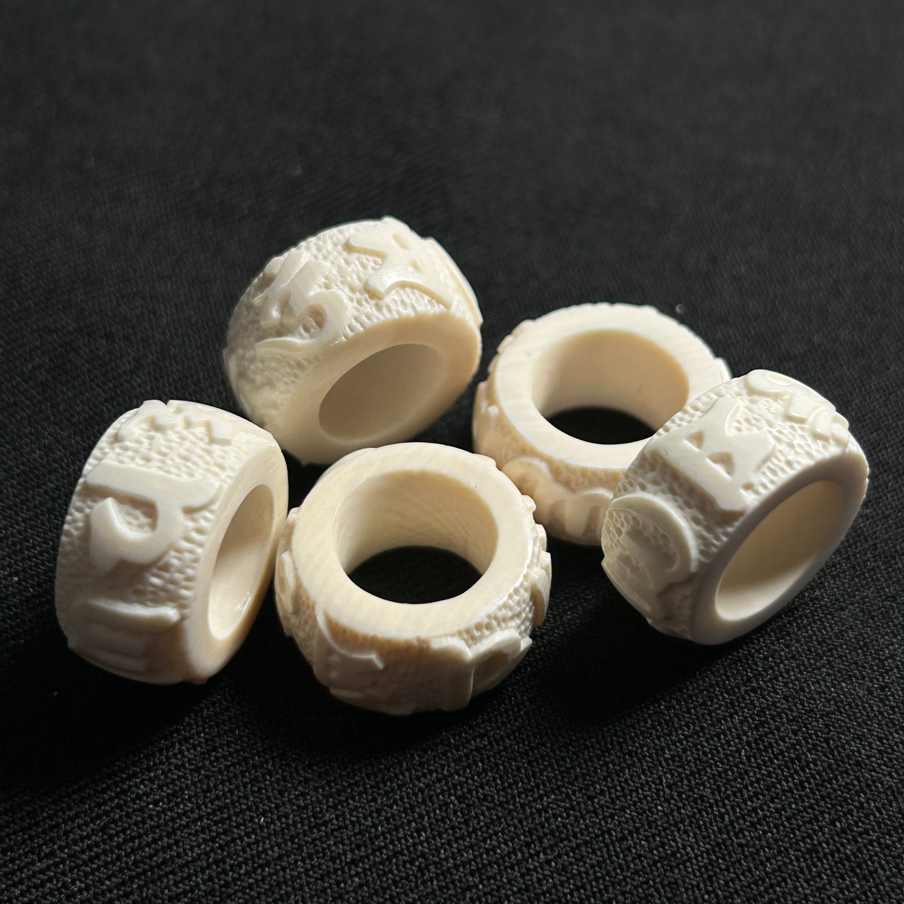 P104只做天然猛犸象牙 六字箴言跑环 约内径10*条宽10mm