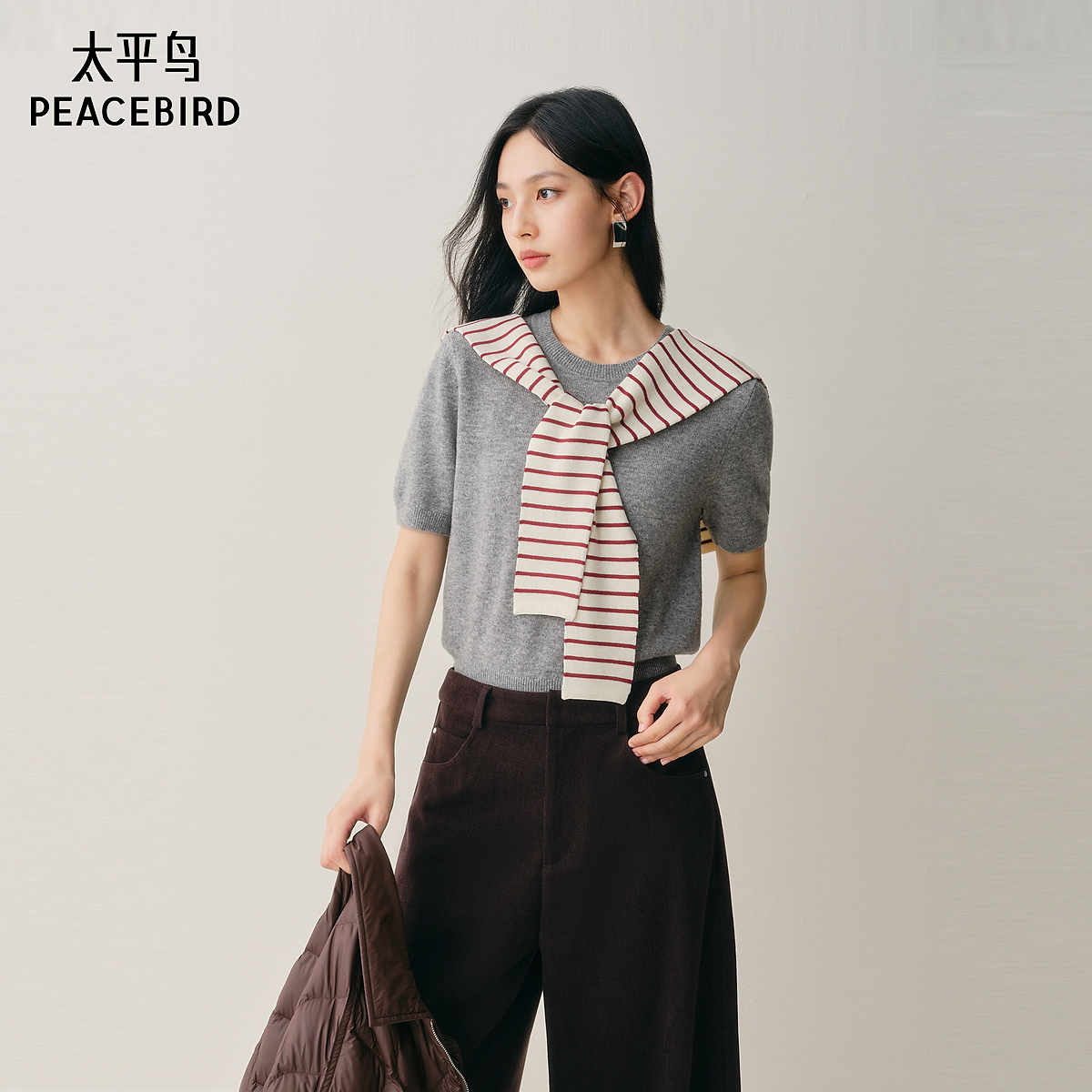 太平鸟女装时尚薄款百搭披肩条纹披肩四季披肩宽松休闲AAYBF212R