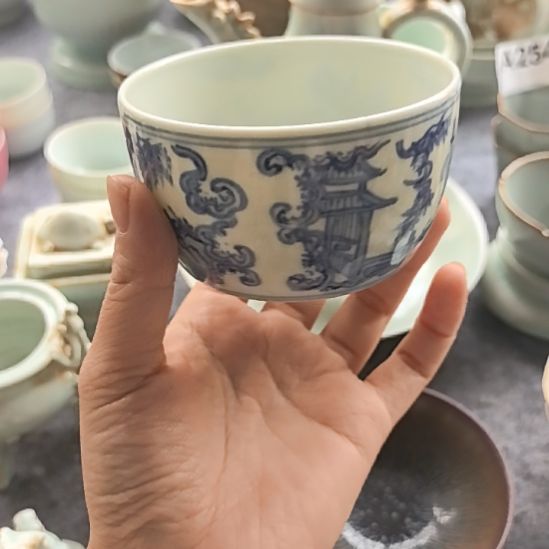 阳***程瓷片青花杯一个全品一个