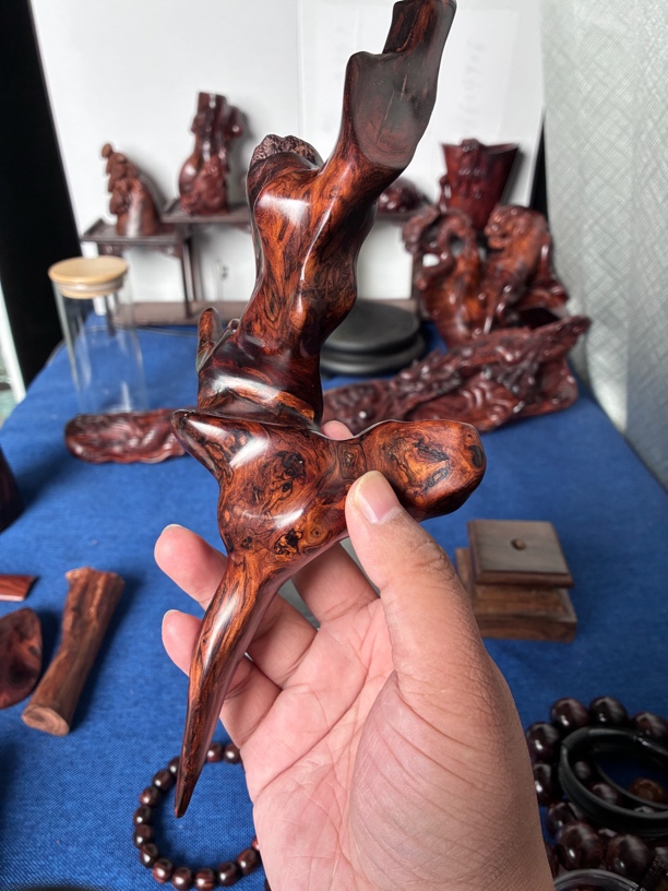 海南黄花梨老料随型瘤疤摆件