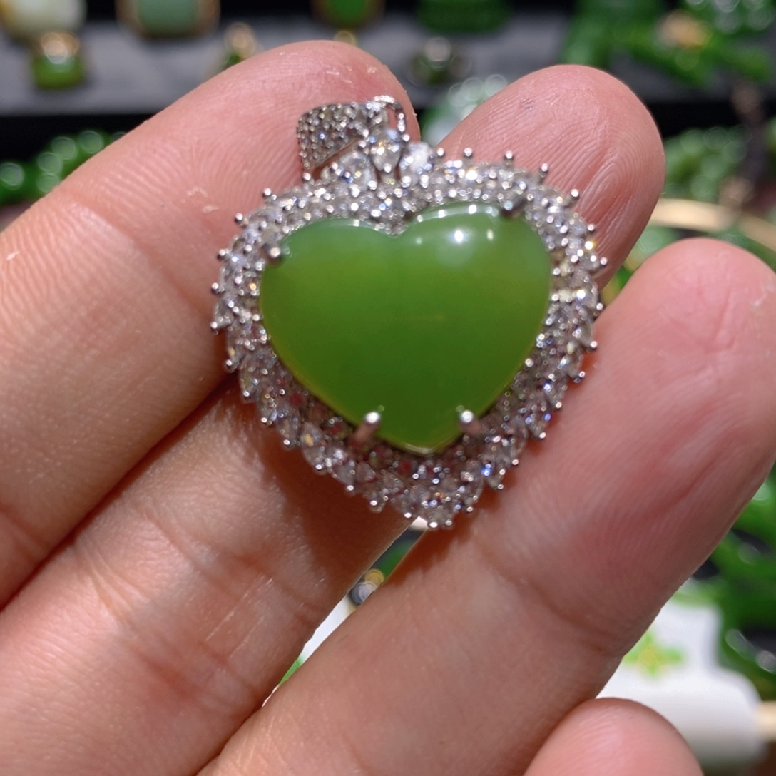 和田玉（碧玉）颈饰银S925镶嵌大****?