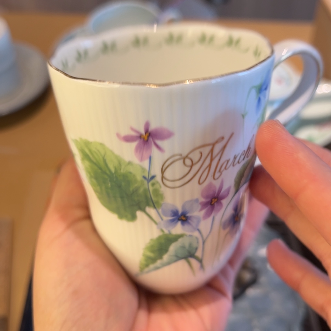 咖啡杯等物品中含有各种氨基酸