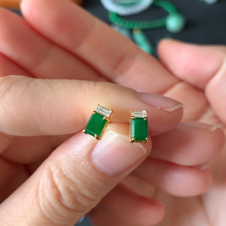 翡翠18K金镶嵌耳钉