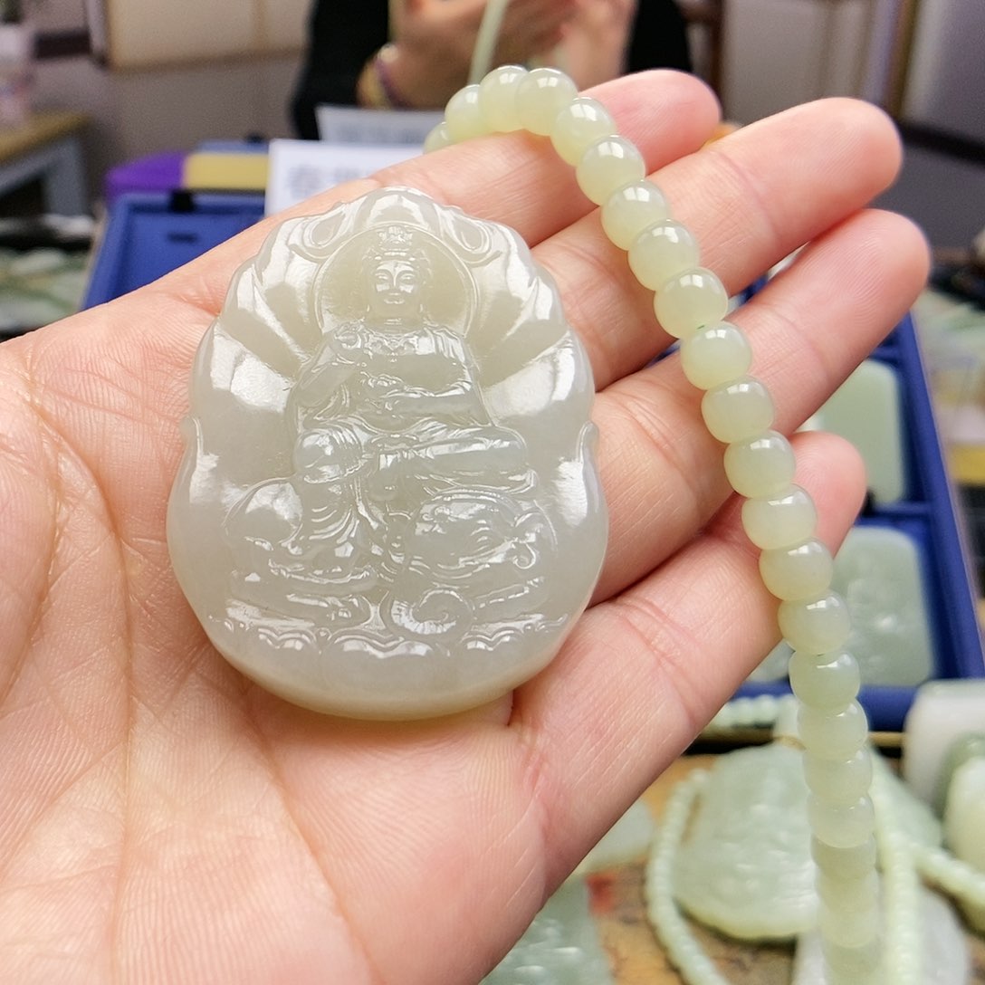 和田玉颈饰未镶嵌糖**鹅