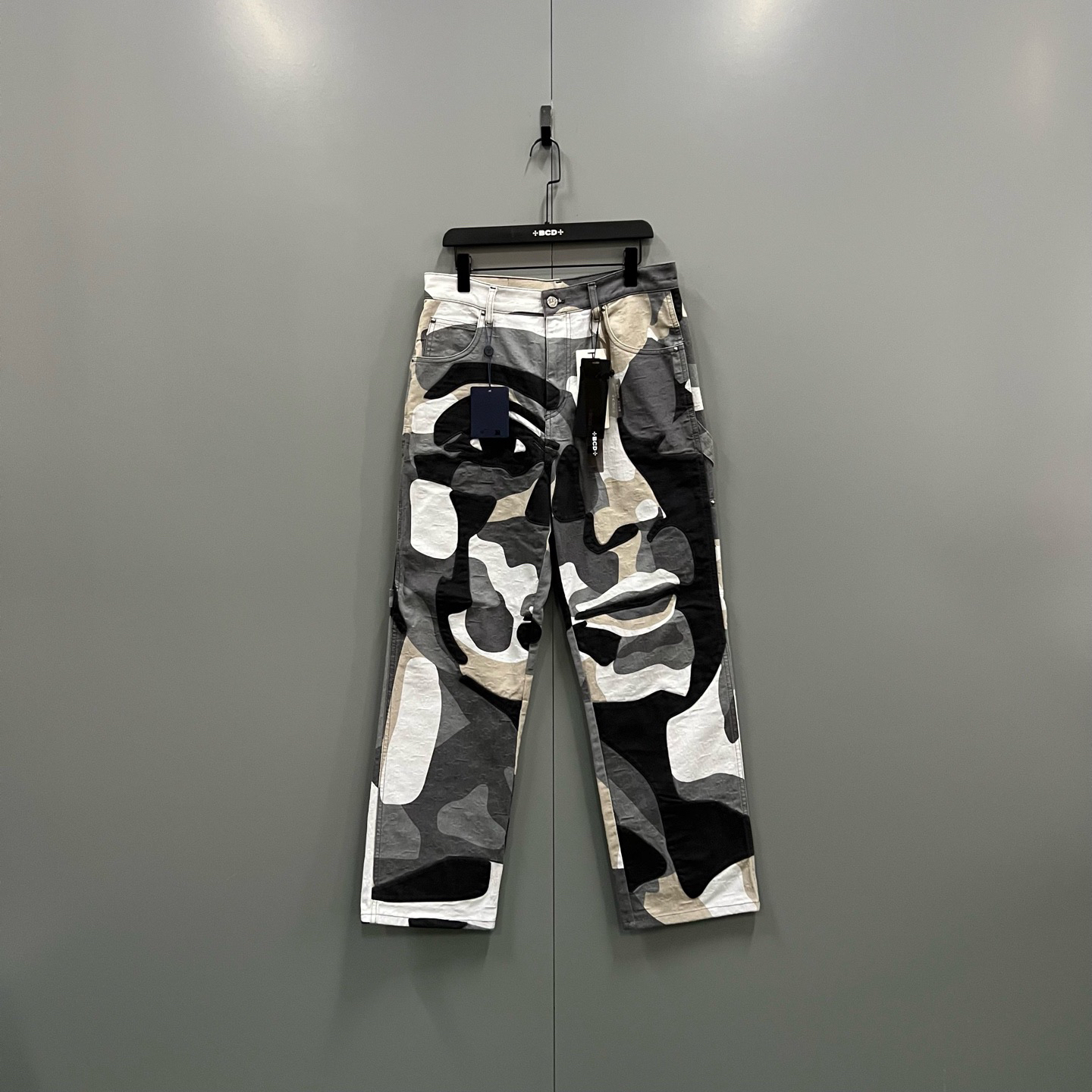 未使用 LouisVuitton/路易威登 (ll) 抽象人像牛仔裤 30码/103347