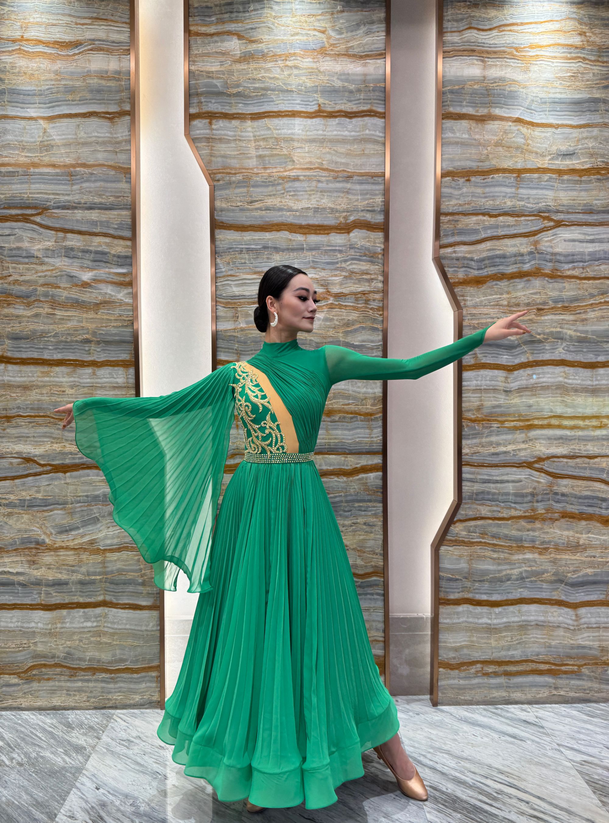 长款孤品断码版衣样衣特价款高品质超绿色时尚重工摩登舞表演裙-2