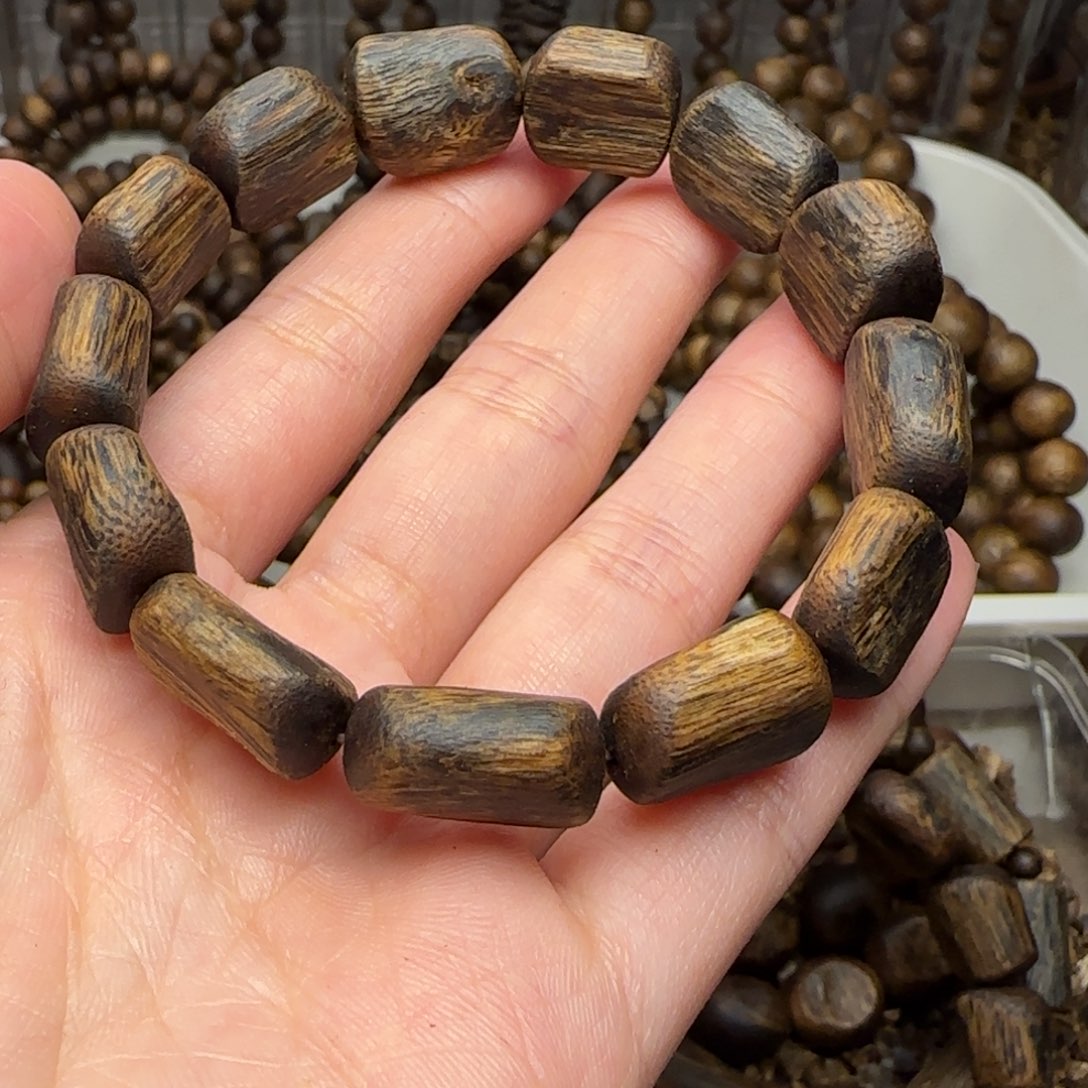 沉香手串万*生单圈树心油12.5克老料