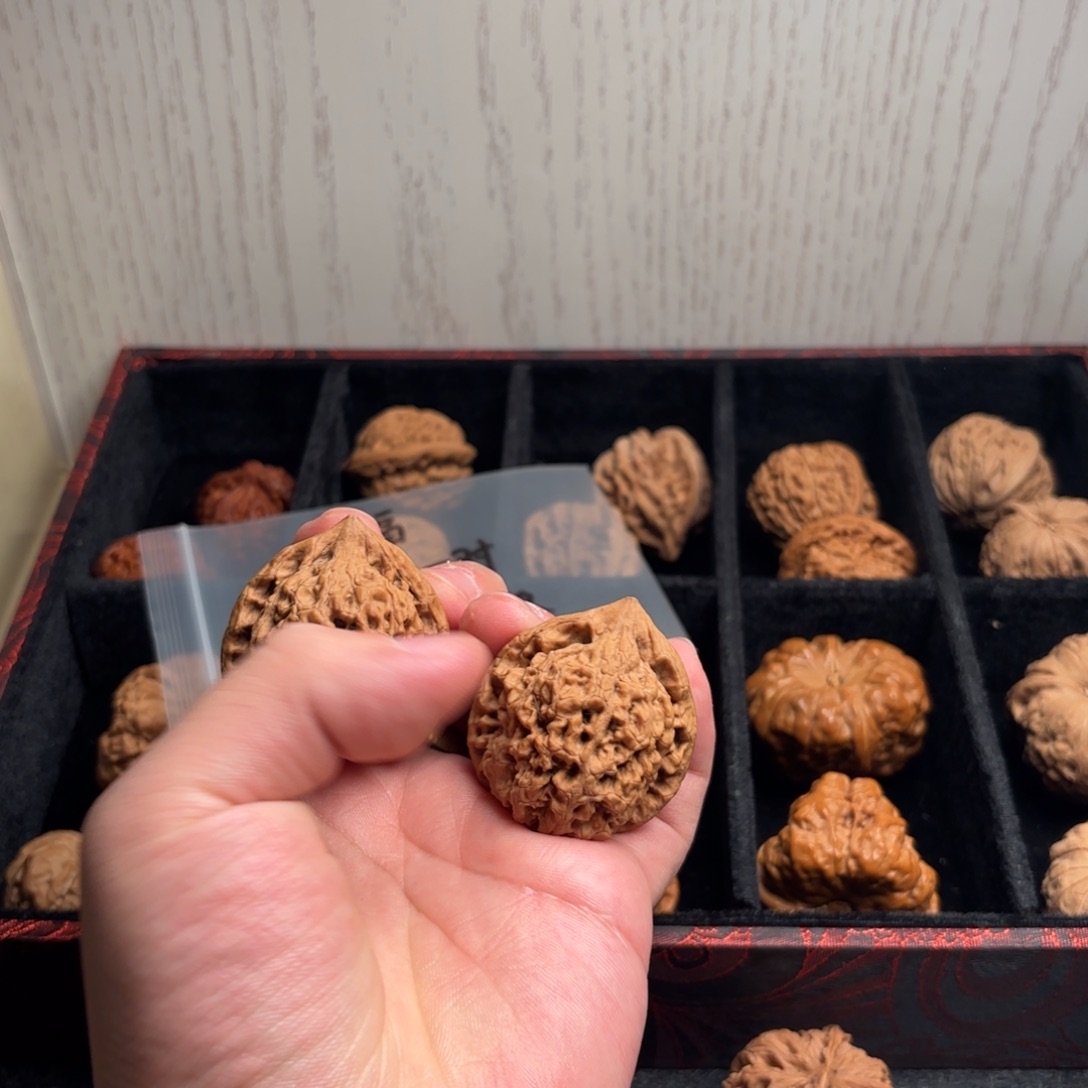 文玩核桃吊坠哈哈