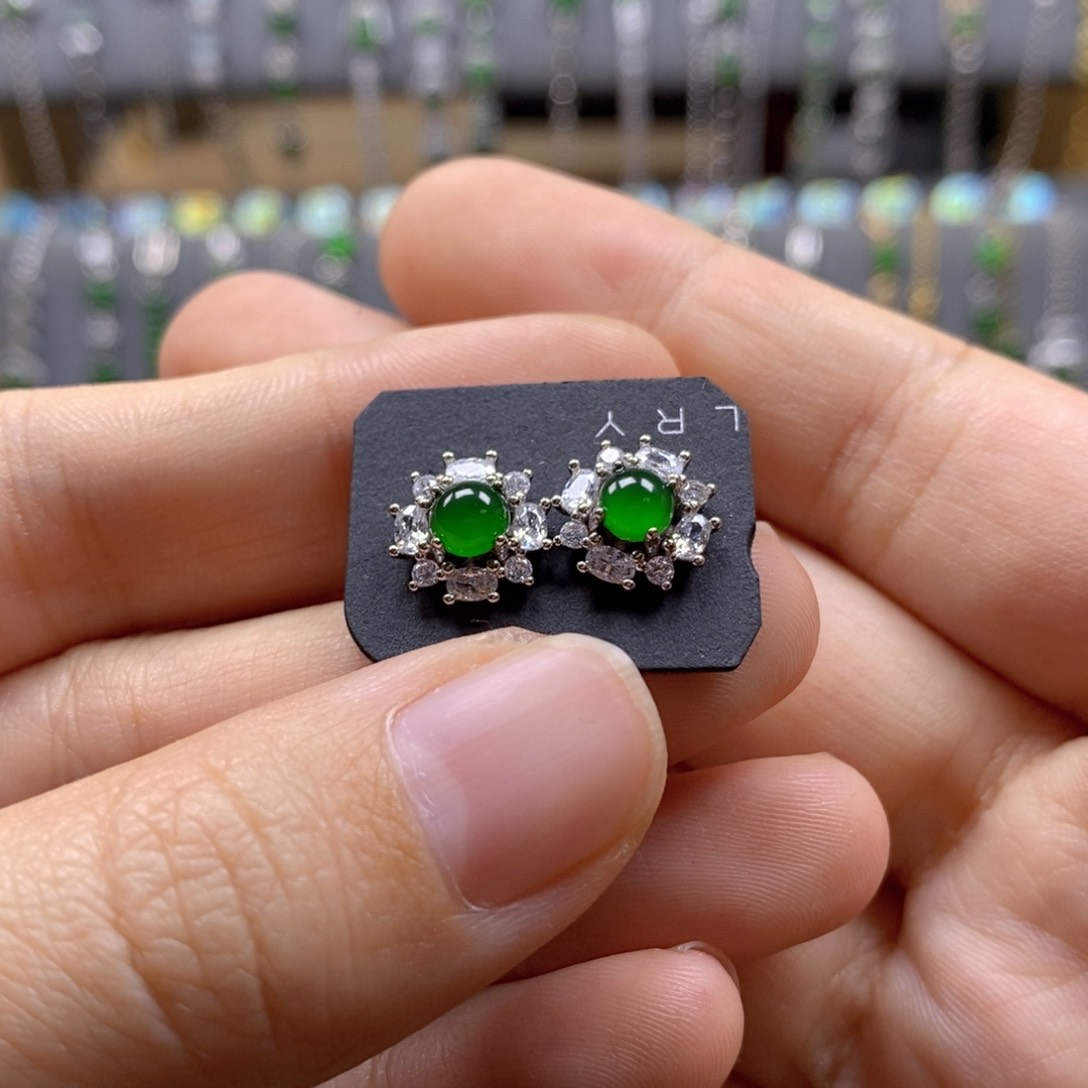 颈饰银S925镶嵌翡翠爱***奥