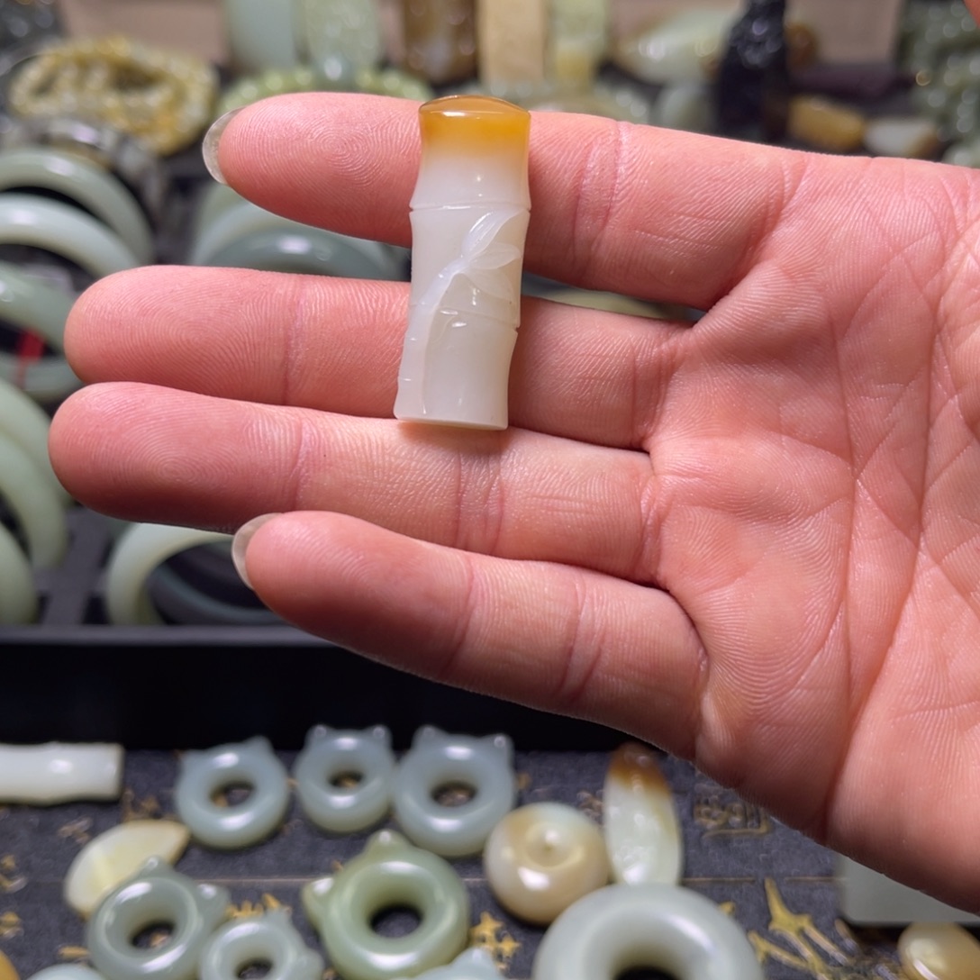 和田玉（糖玉）未镶嵌颈饰