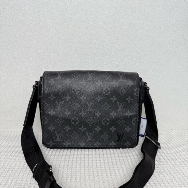99新 LouisVuitton/路易威登  98新/6103时尚芯片黑老花小号邮差