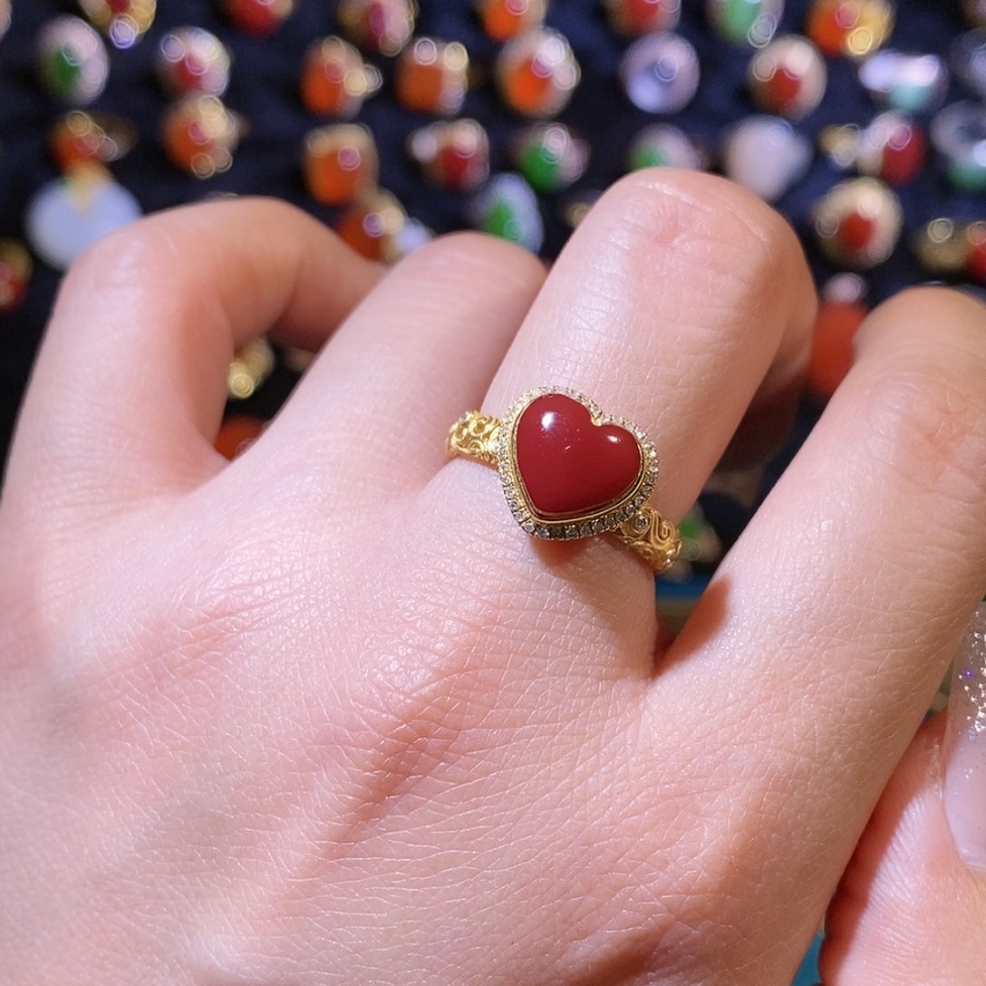南红玛瑙戒指18K金镶嵌