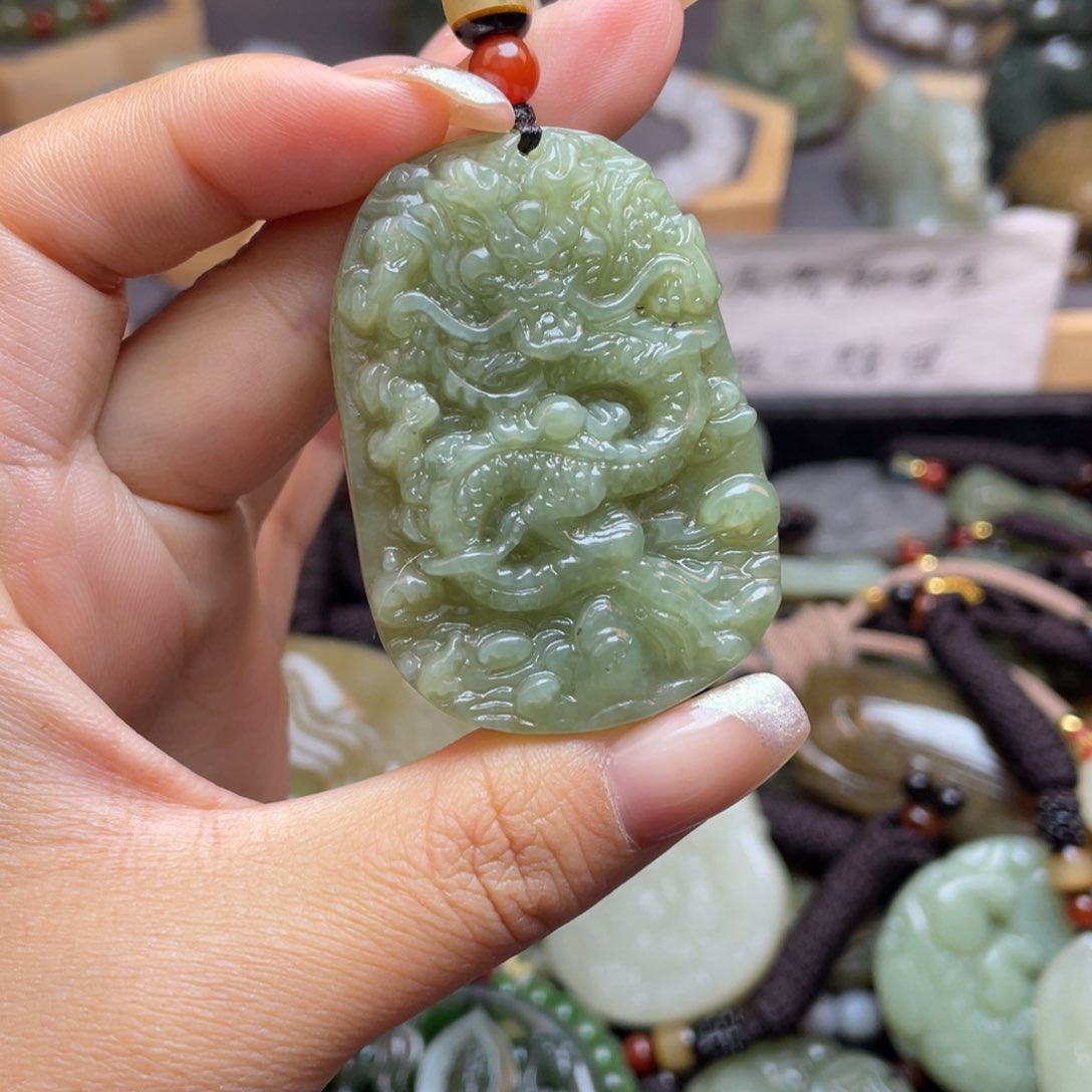 和田玉颈饰未镶嵌