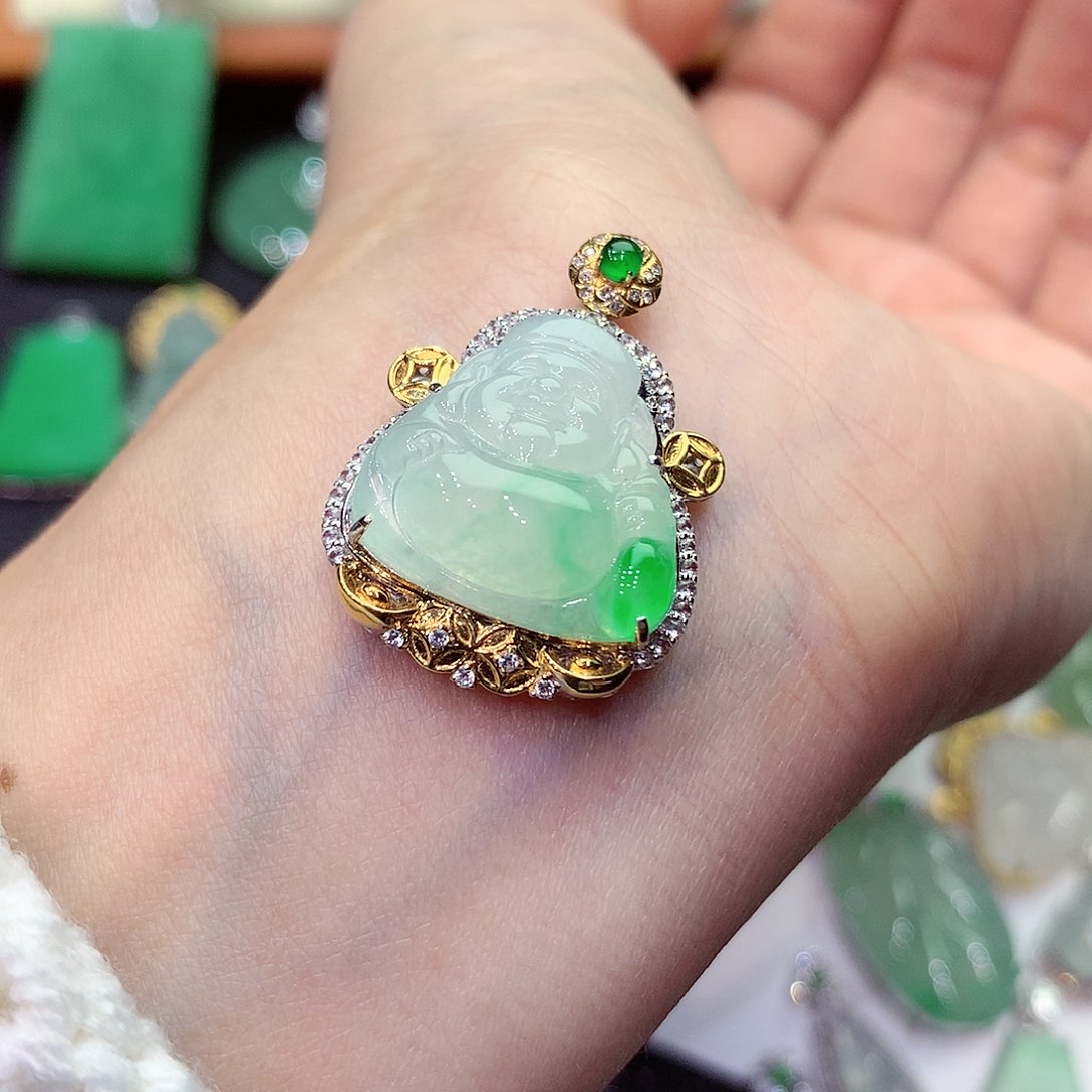 翡翠吊坠(不含链)18K金镶嵌