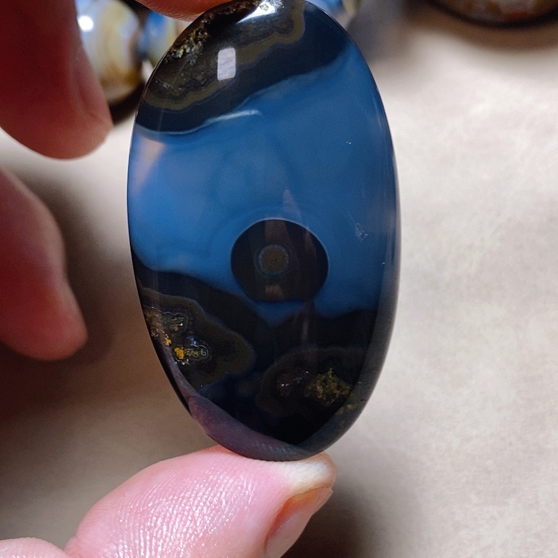 未镶嵌颈饰玛瑙/玉髓心**树