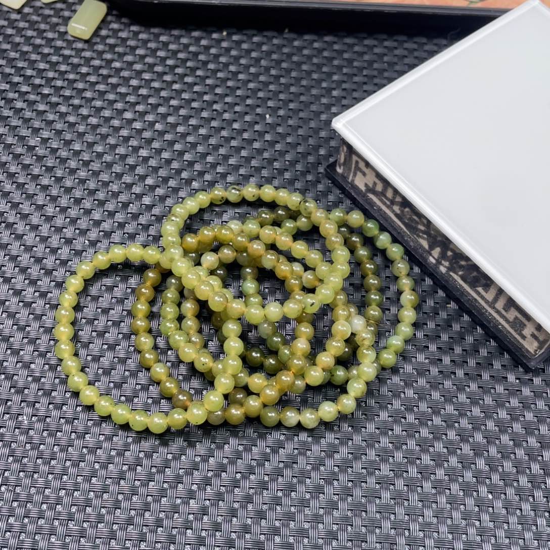 和田玉未镶嵌颈饰蜜糖色手串