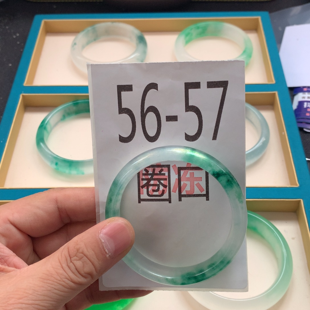 1石英岩玉手镯手镯