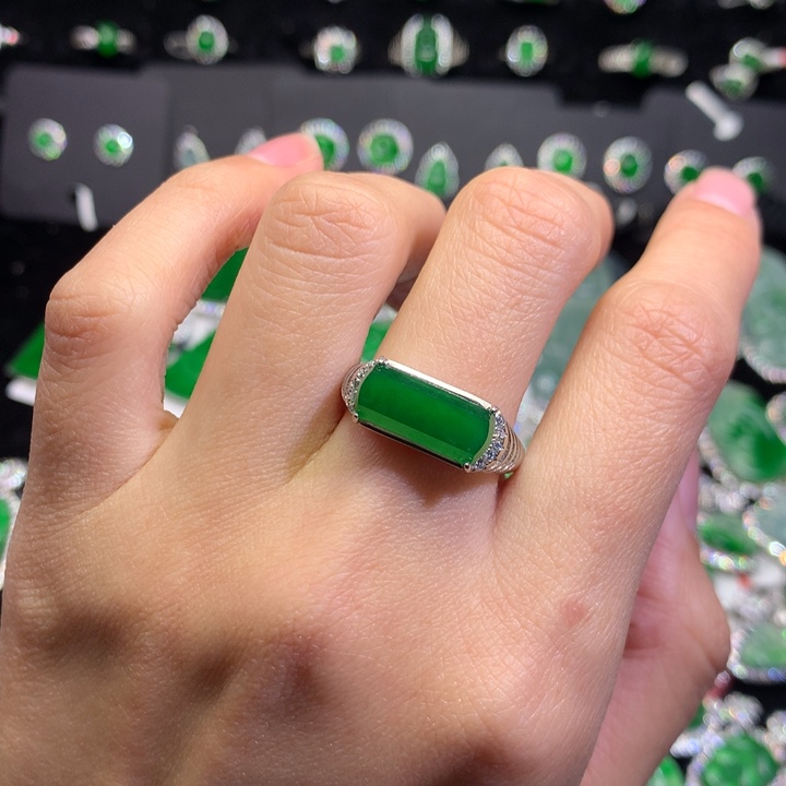 【闪购商品】翡翠戒指银S925镶嵌姜*七天然翡翠