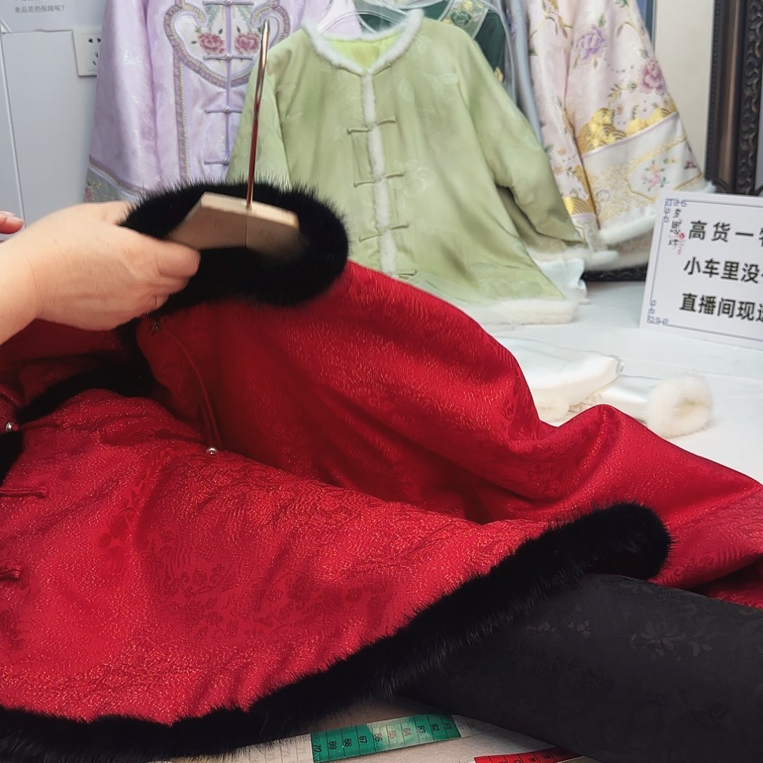 桑蚕丝桑蚕丝红色上衣