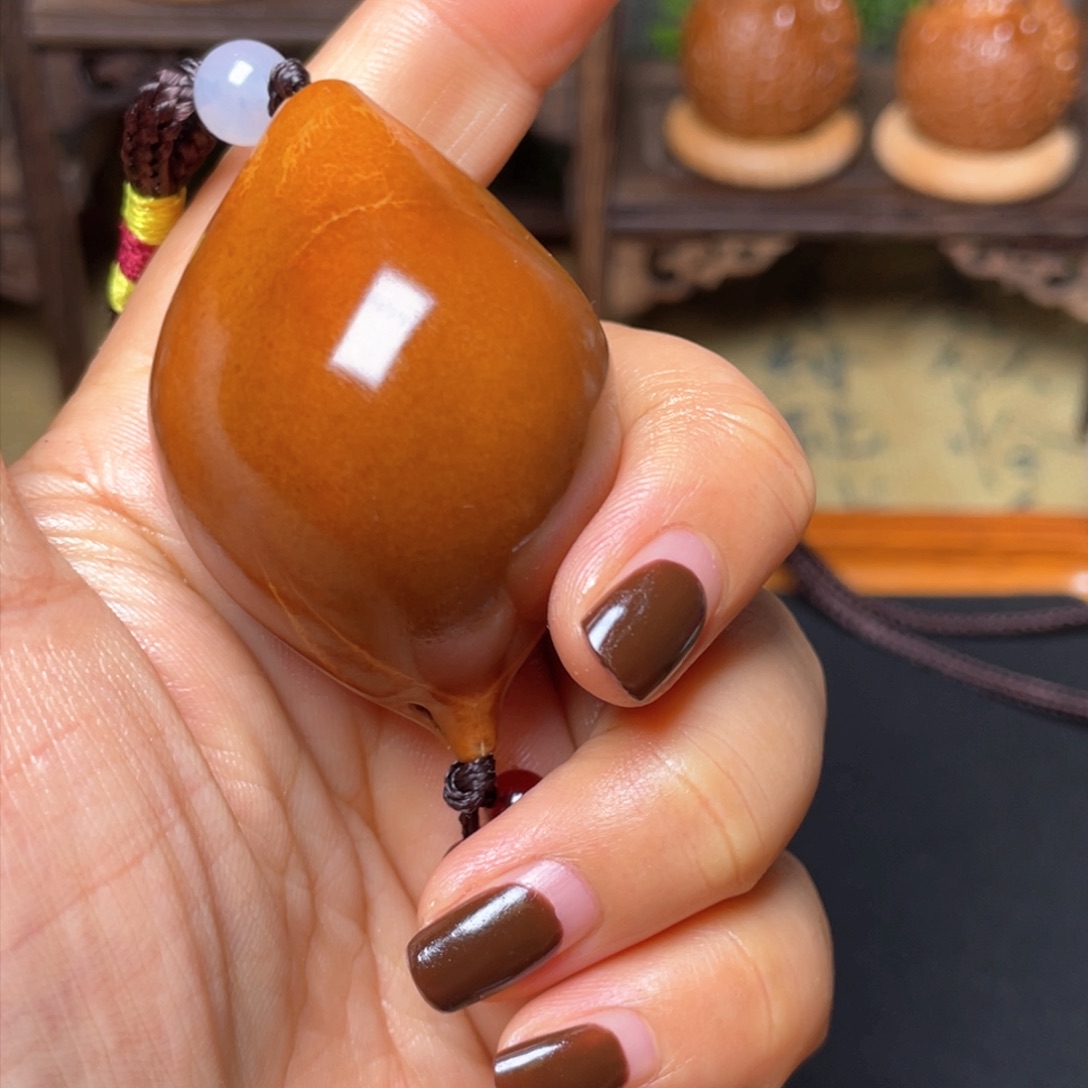 橄榄核吊坠蝴蝶37穿配