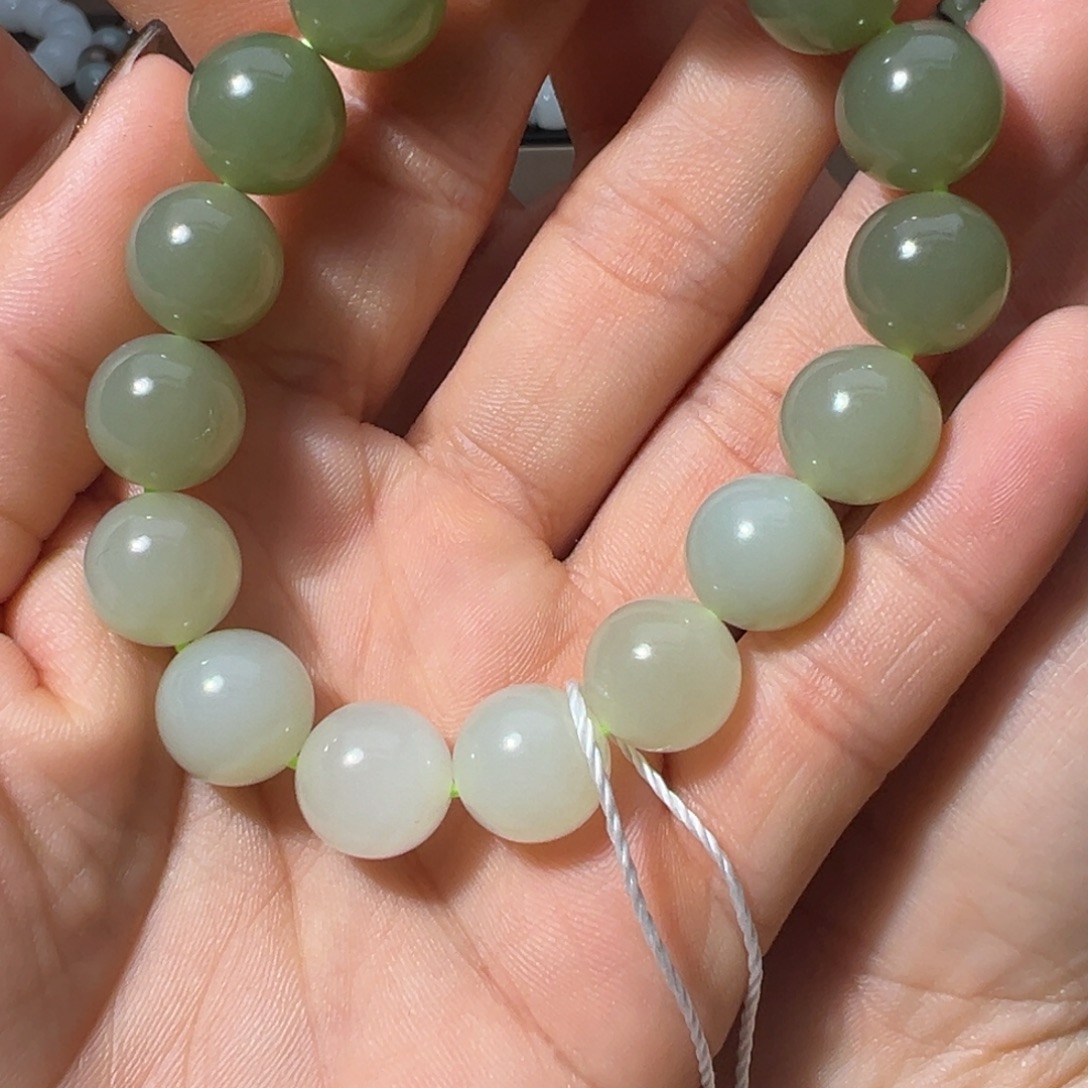 和田玉未镶嵌手串