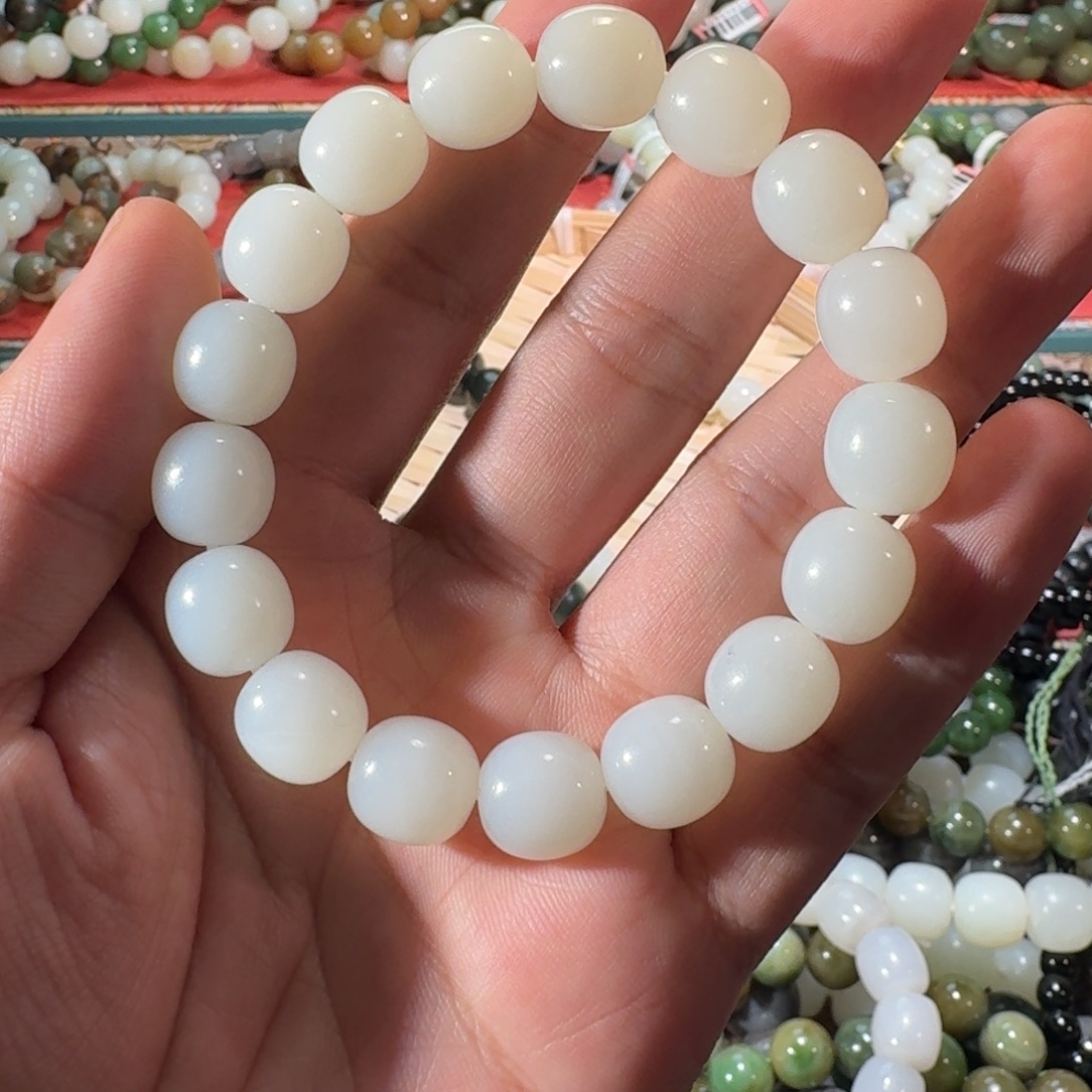 和田玉（糖玉）未镶嵌手链