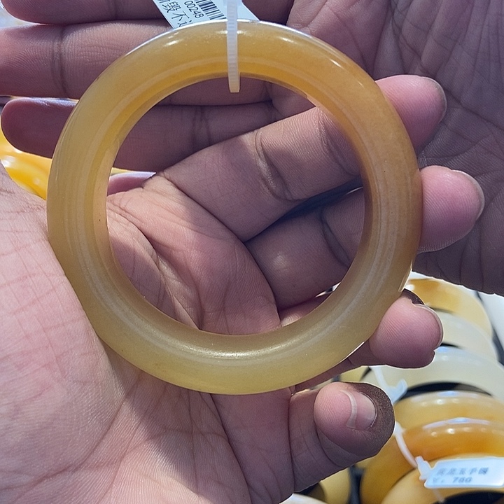 石英质玉（黄龙玉）手镯未镶嵌