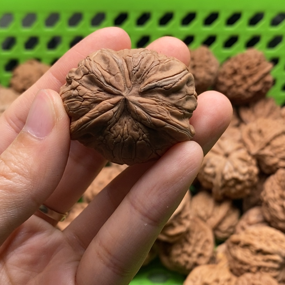 鲁***吃核桃定制商品不退不换