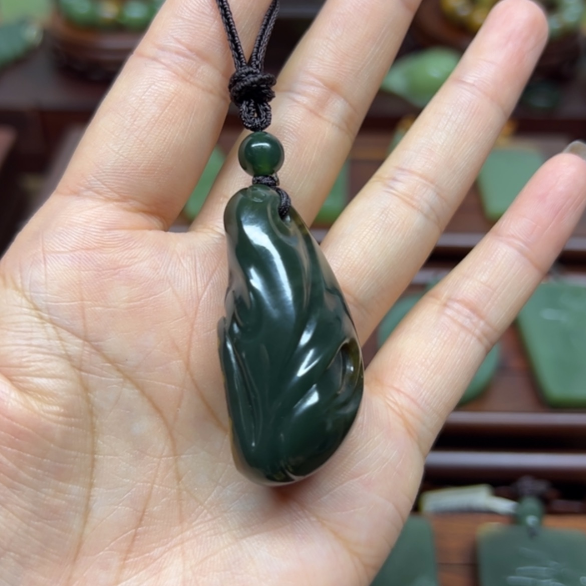 【闪购商品】颈饰未镶嵌岫岩河磨玉（透闪石质玉）时来运转