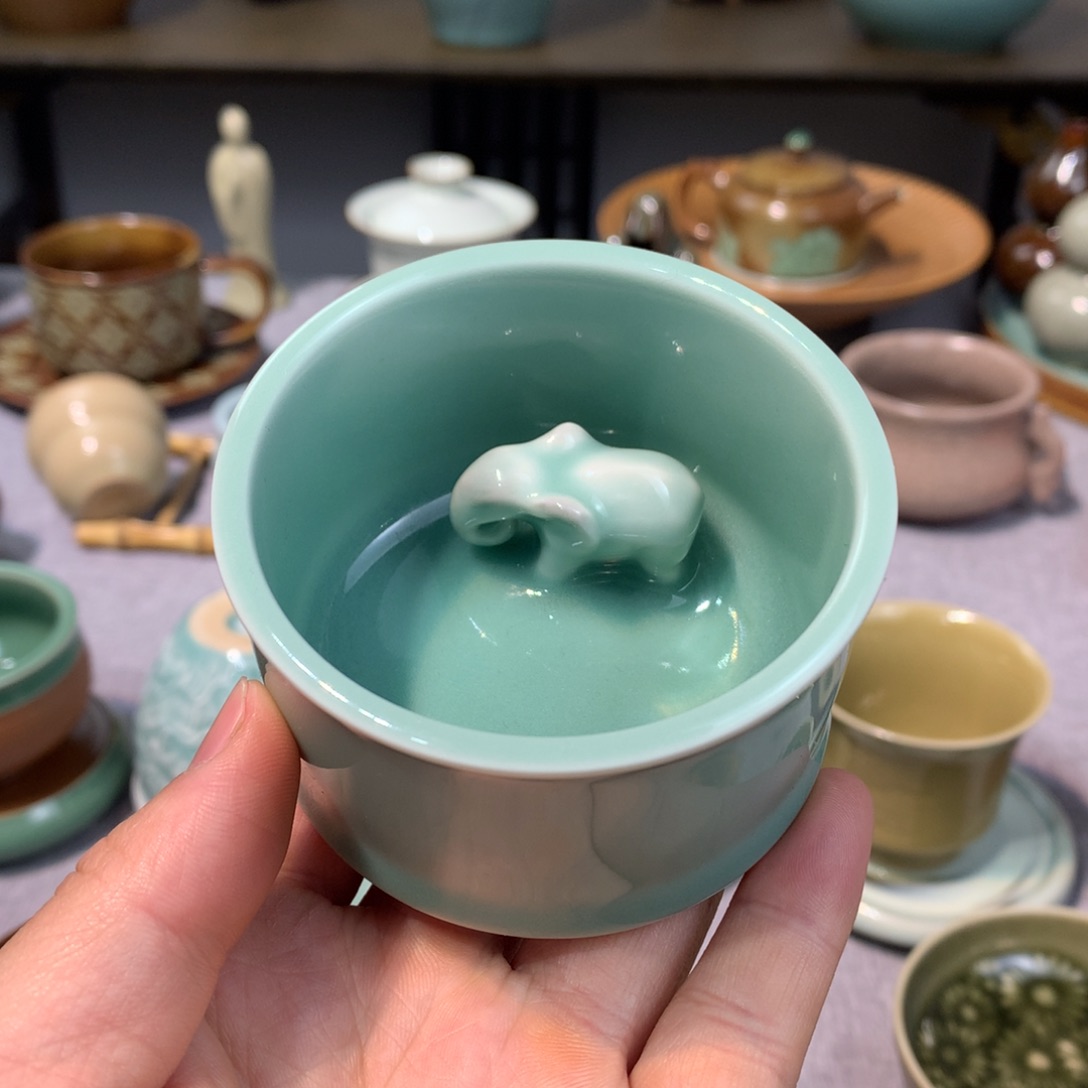 龙泉青瓷粉青主人杯
