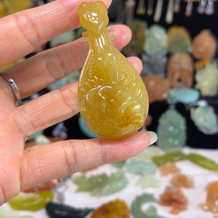 蛇纹石玉未镶嵌吊坠(赠链)