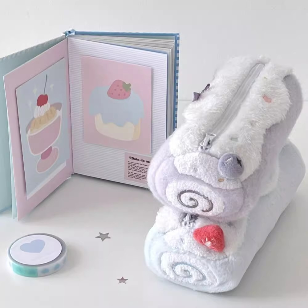 【葡萄草莓】可爱毛绒瑞士卷高颜值少女心笔袋小初高中学生文具笔盒