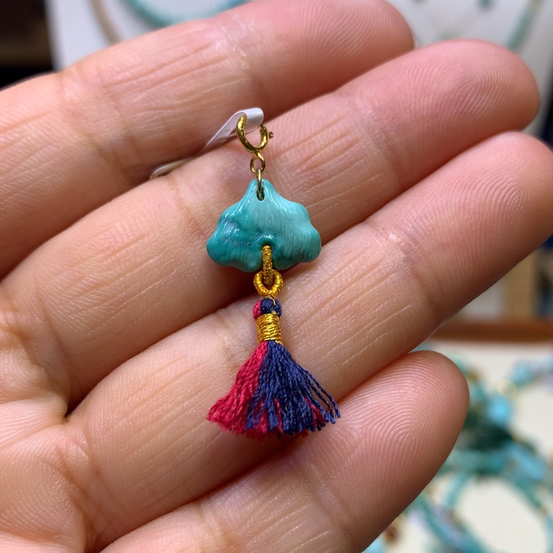 绿松石18K金镶嵌挂件