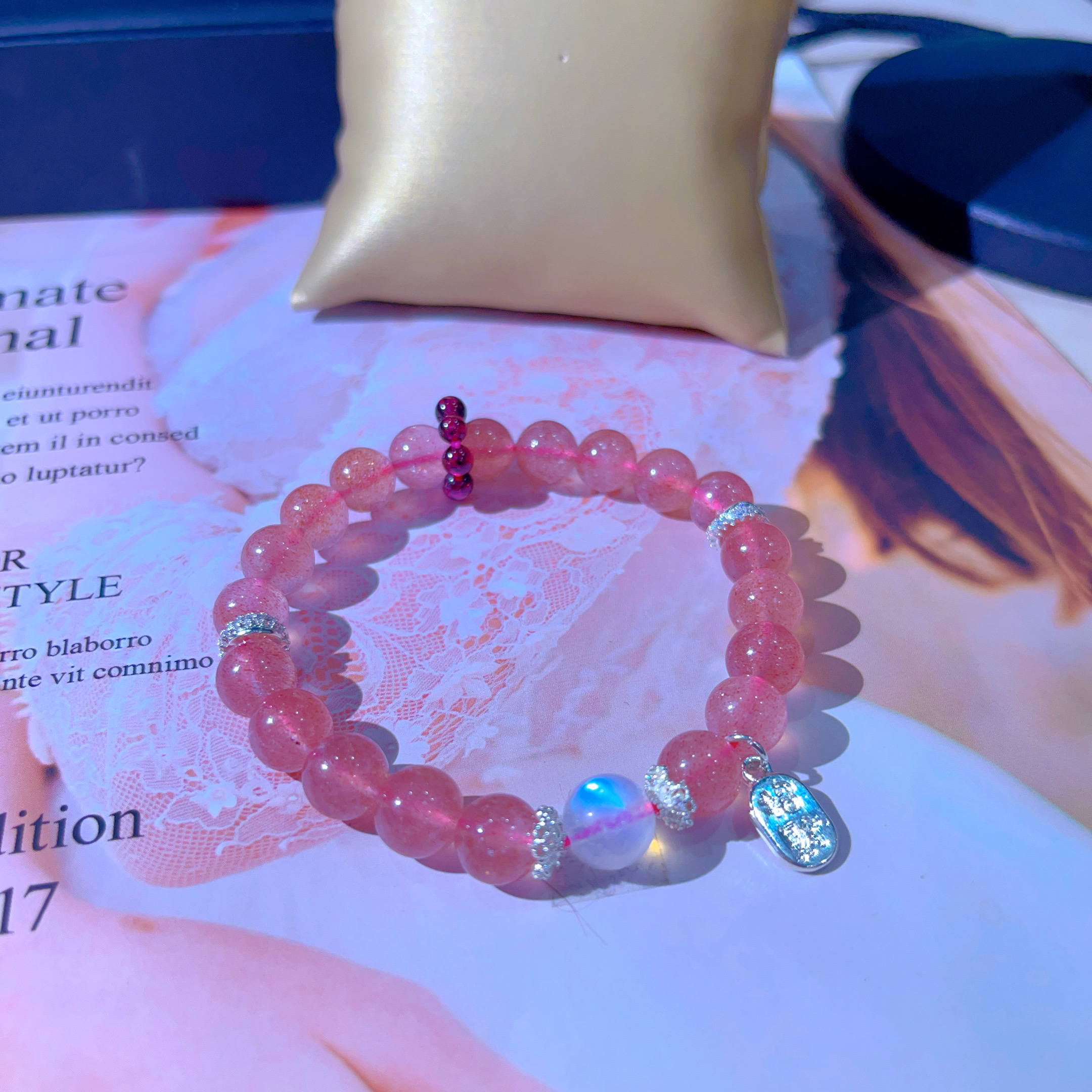 天然草莓晶手链 搭配紫牙乌石榴石 月光石水晶手串 旺