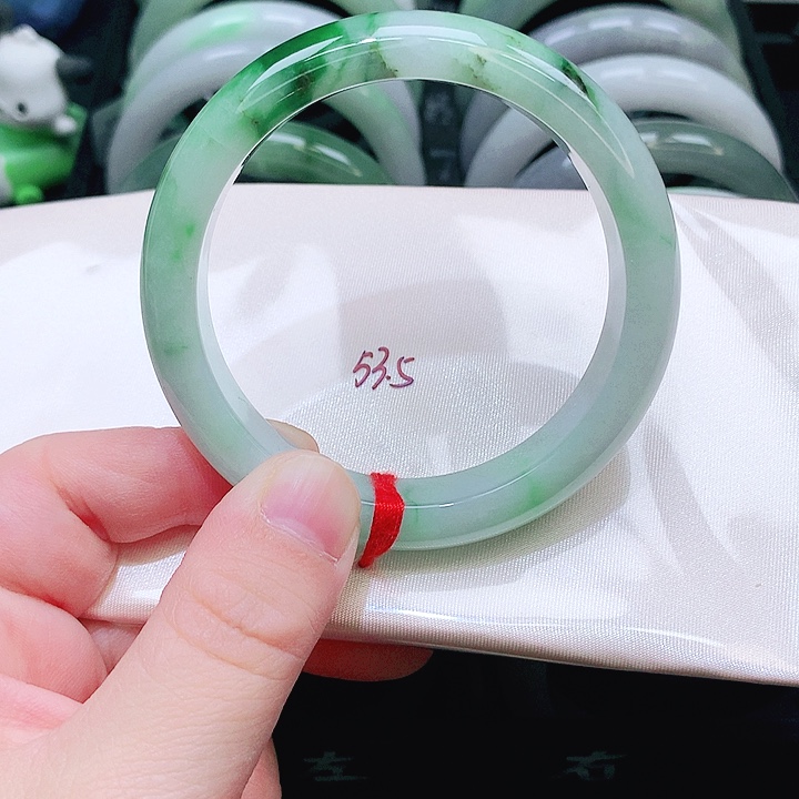翡翠未镶嵌手镯38
