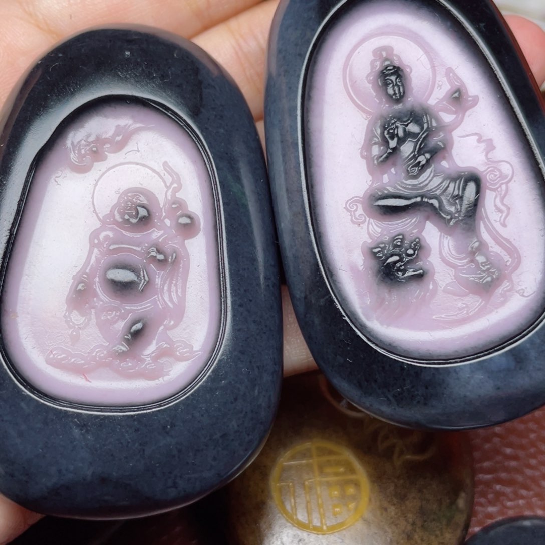 和田玉颈饰未镶嵌好**见