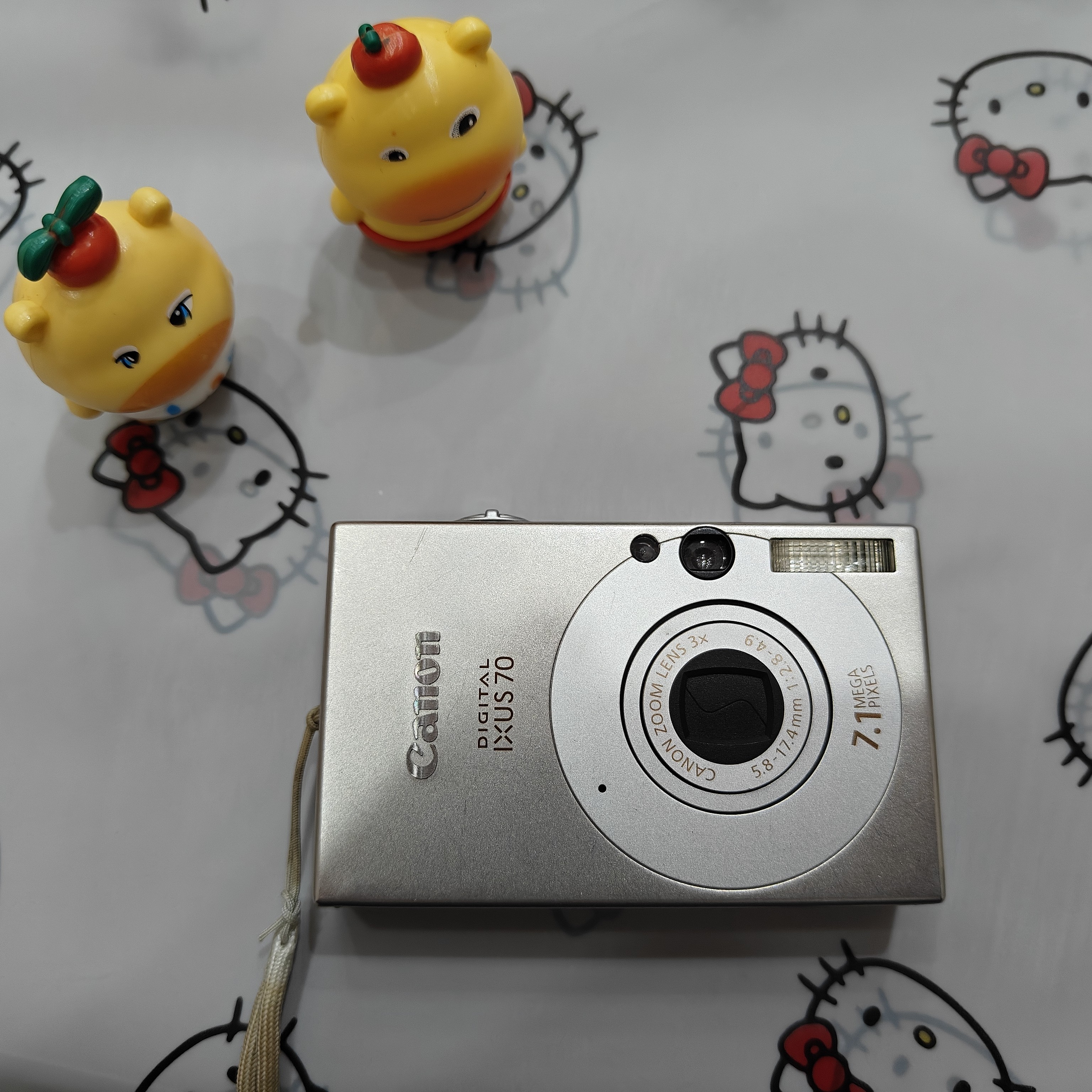 8新  佳能ixus70带原盒大全套，屏幕轻微老化不影响出片