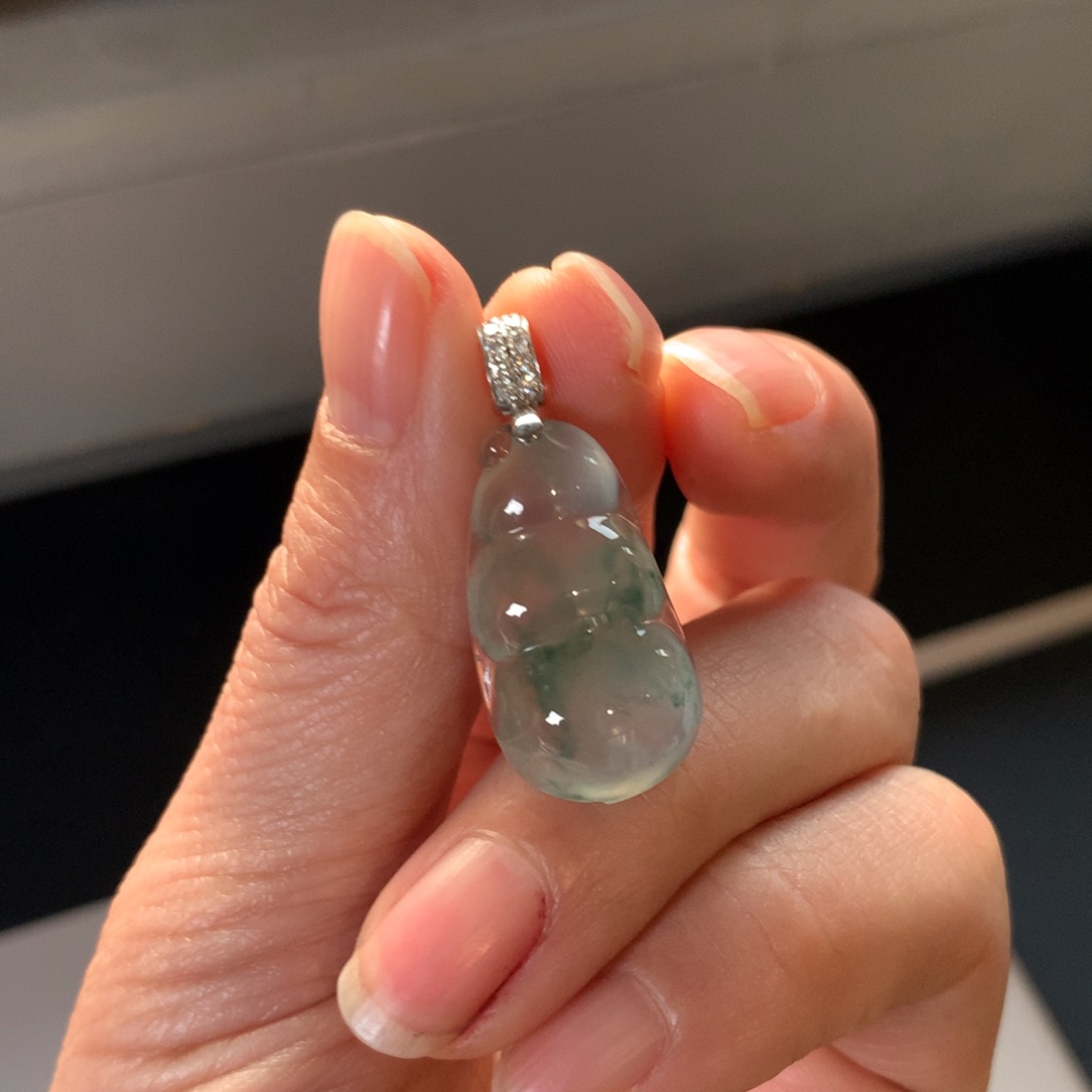 翡翠颈饰18K金镶嵌天然缅甸翡翠吊坠