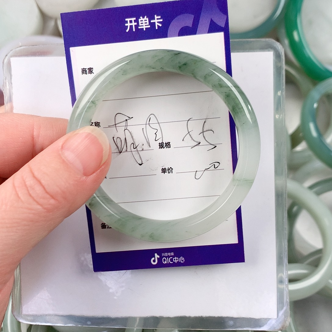 石英质玉手镯未镶嵌萌****宝