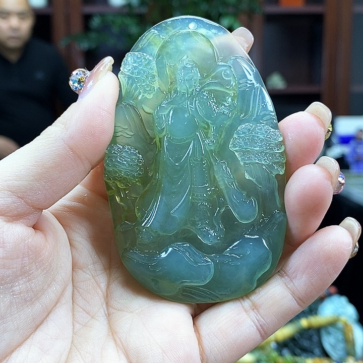蛇纹石玉吊坠未镶嵌