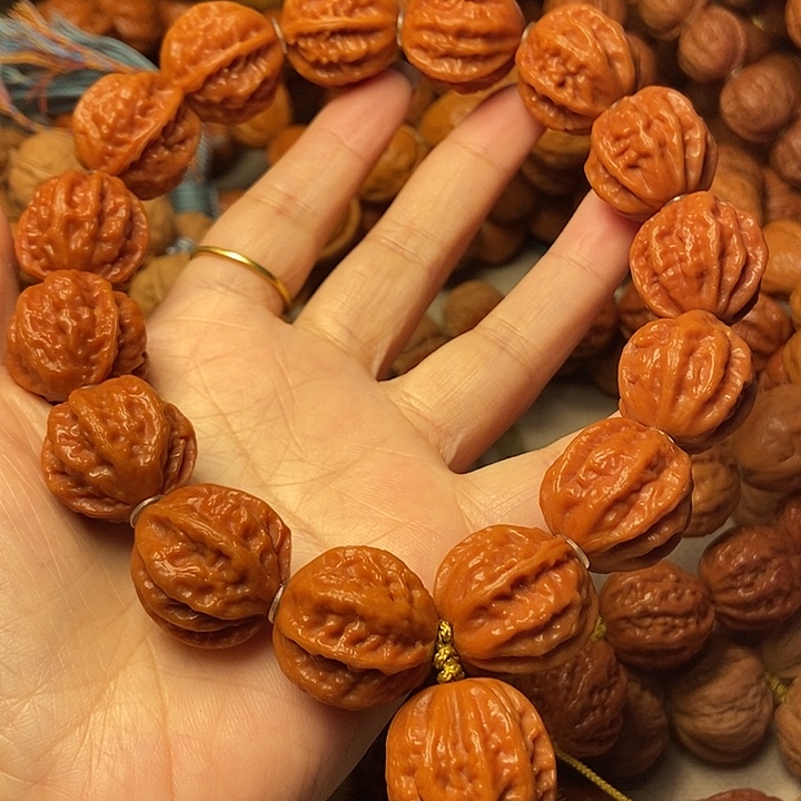 低***调文玩核桃手串京八棱