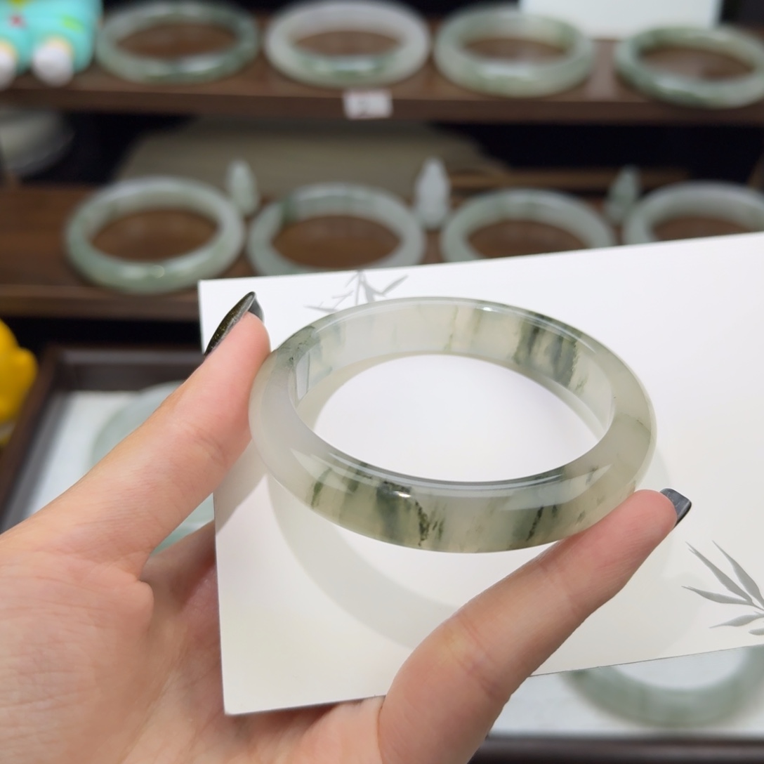 石英质玉（天山翠）未镶嵌手镯56圈口