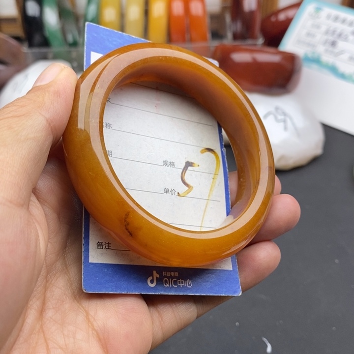 未镶嵌手镯石英质玉