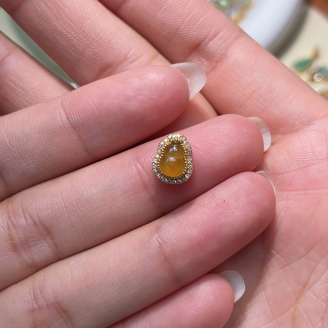 翡翠吊坠(不含链)18K金镶嵌