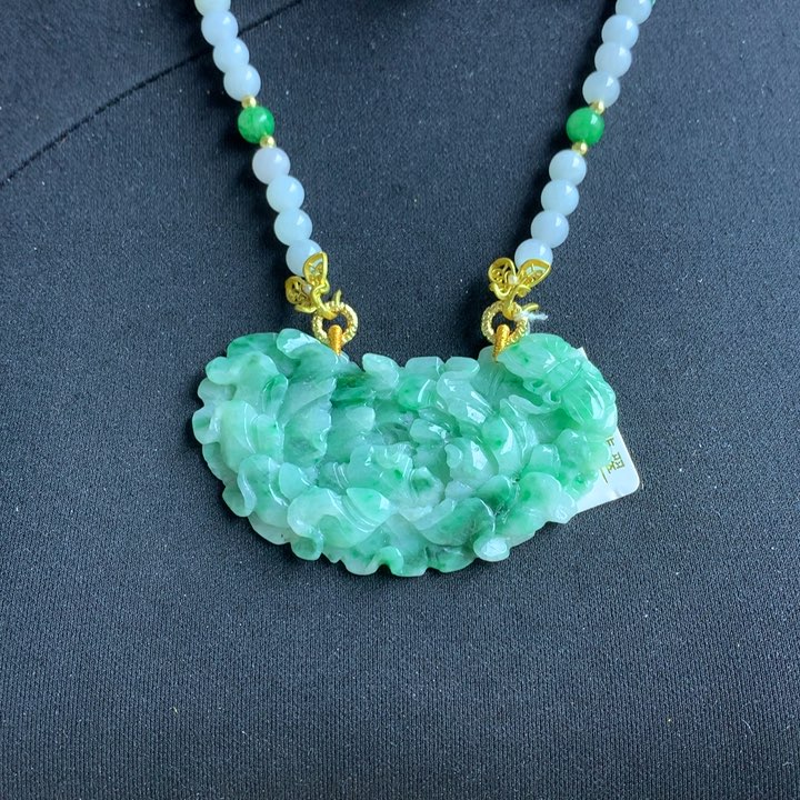 翡翠颈饰未镶嵌翡翠