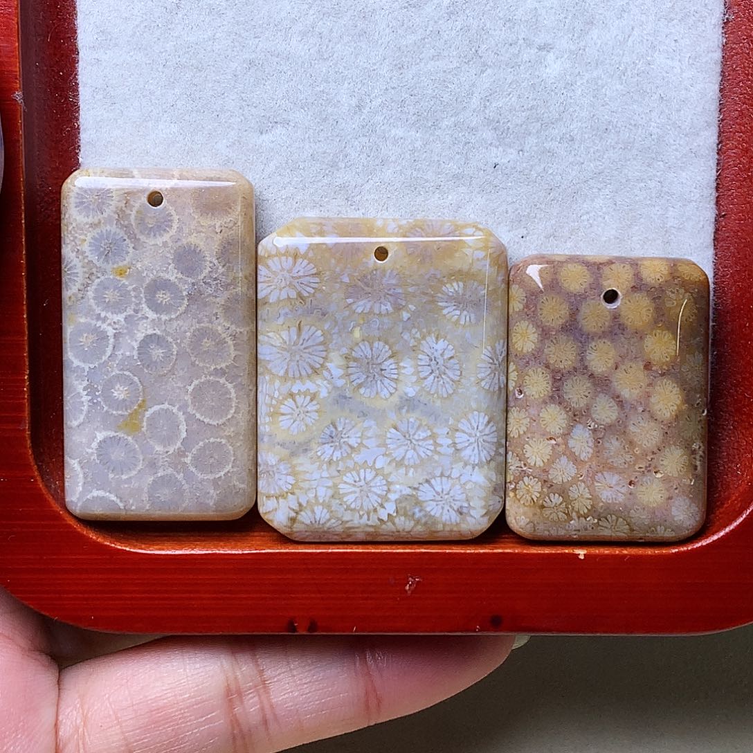 石英质玉颈饰未镶嵌