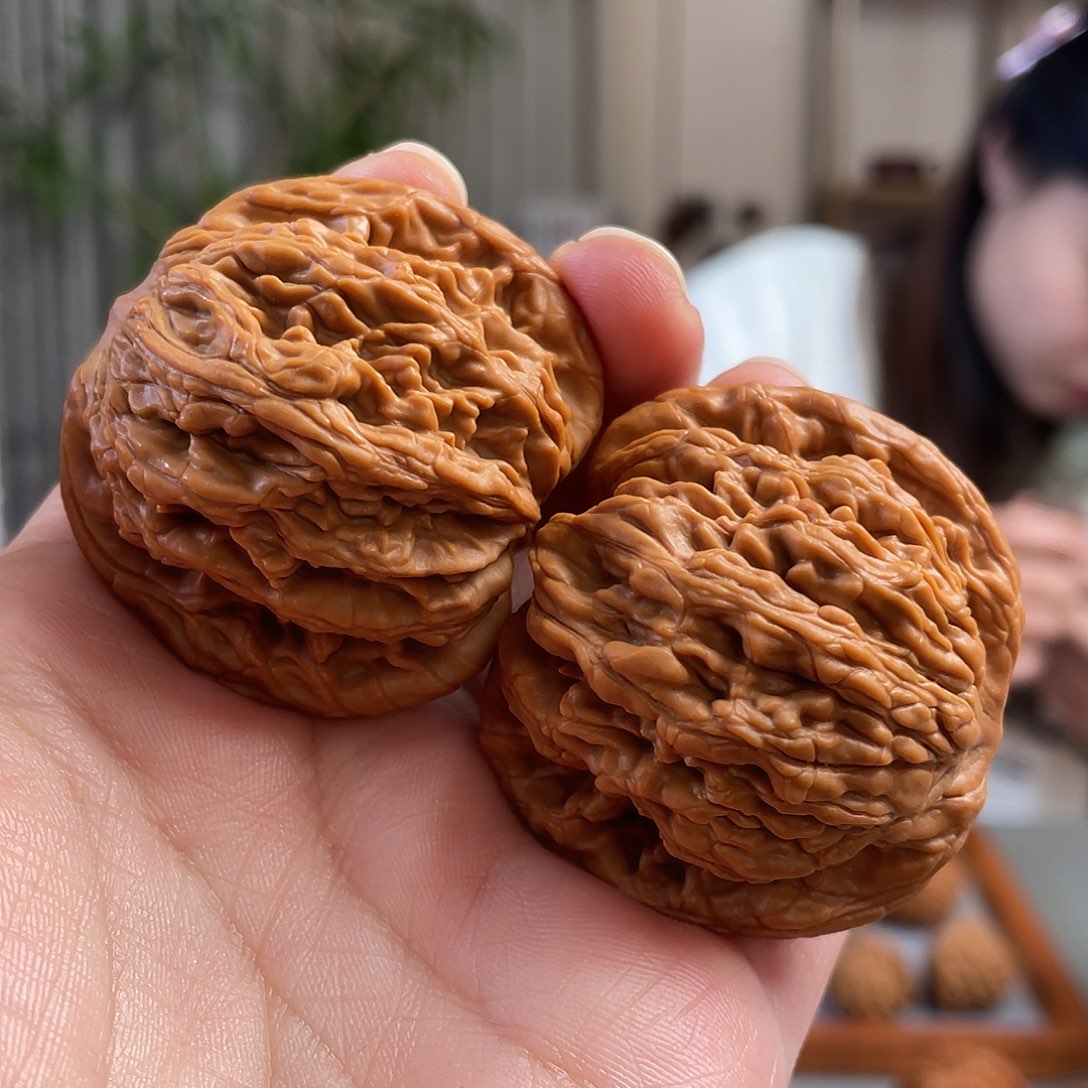 桃核把件46×42尺粗筋虎头CN0527已打底