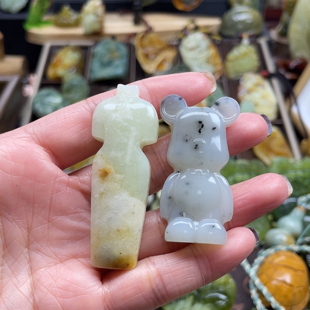 蛇纹石玉颈饰未镶嵌岫玉两个一起